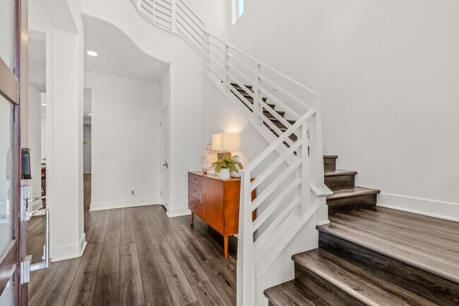 Building Photo - 35821 Cannon Dr