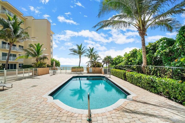 Building Photo - 1/1 Condo on the Beach