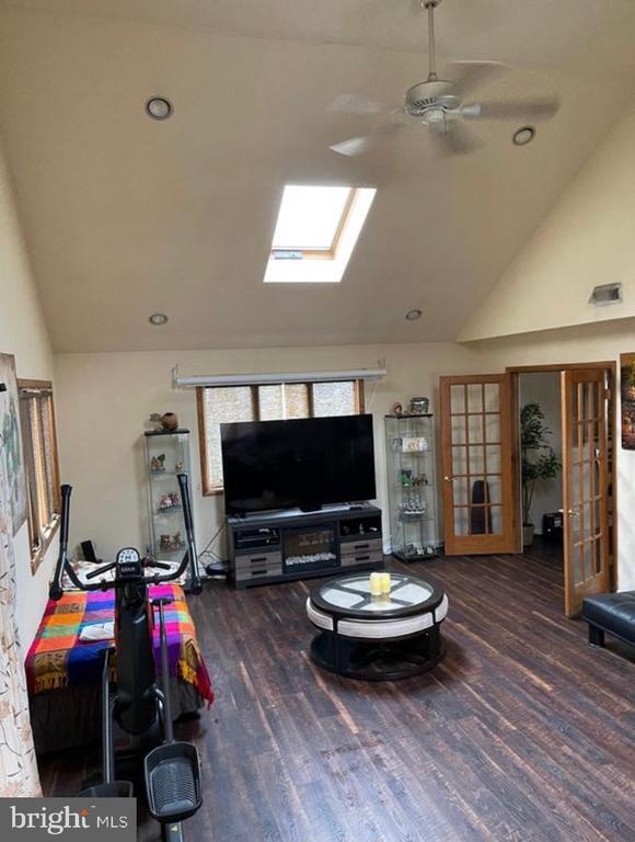 Building Photo - 2019 Chatham Dr