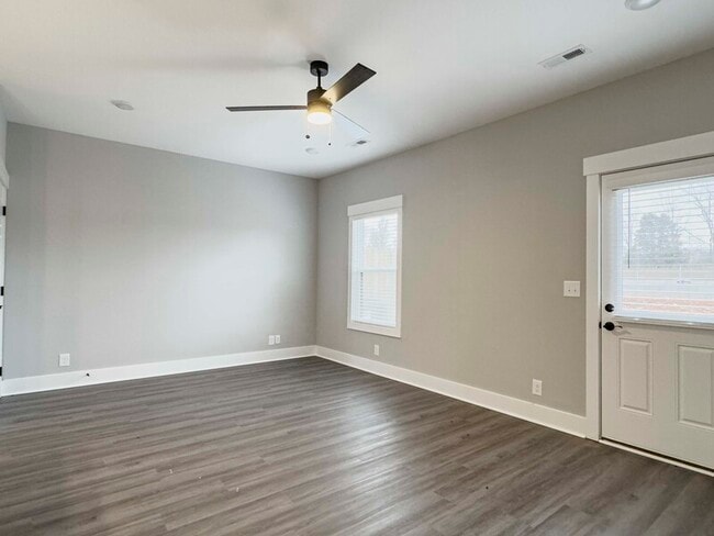 Building Photo - 406 Jonathan Wade Cir