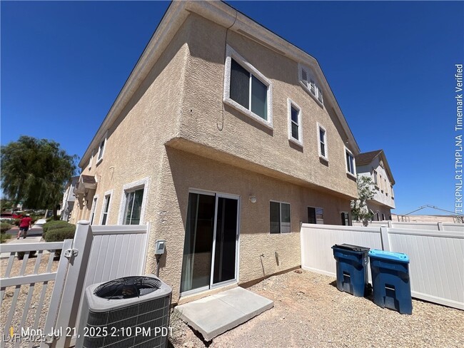Building Photo - 6579 Charlie Chaplin Ave