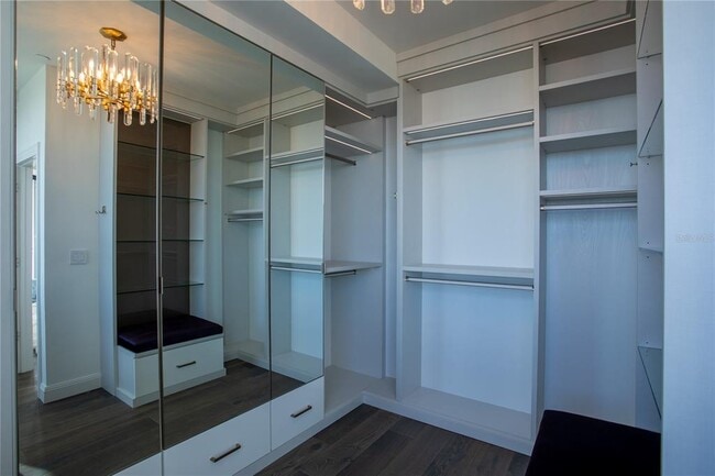 Building Photo - 450 Knights Run Ave