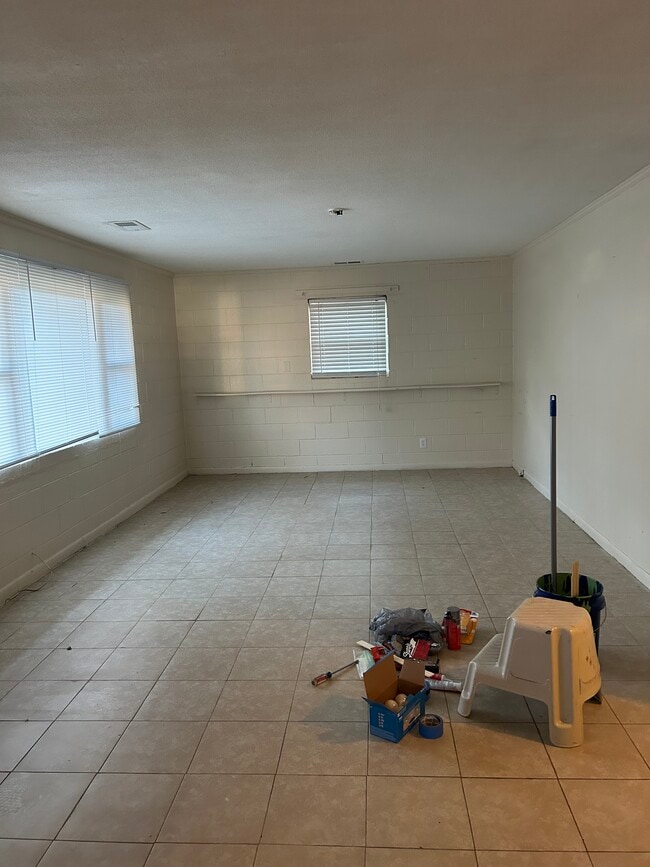 Building Photo - 118 Fidelity St