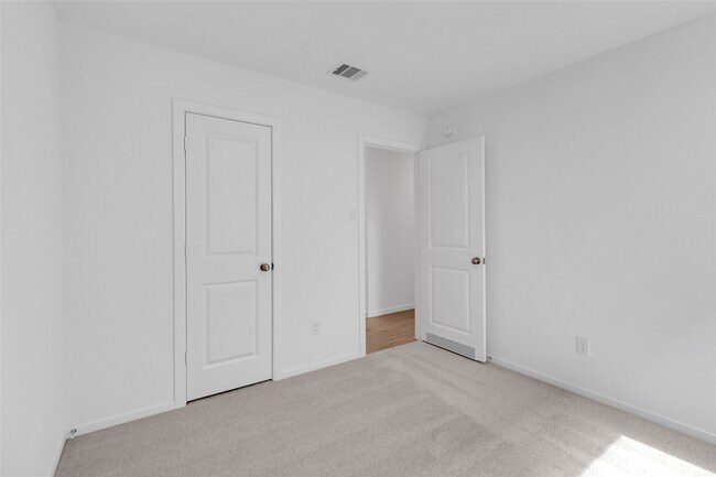 Building Photo - 18699 Cepagatti Dr