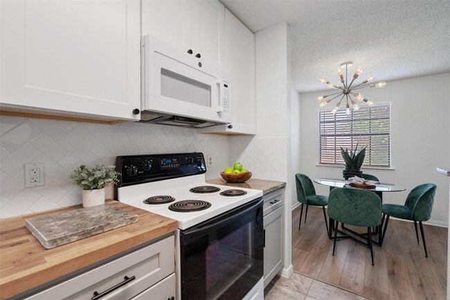 Building Photo - 1601 Faro Dr