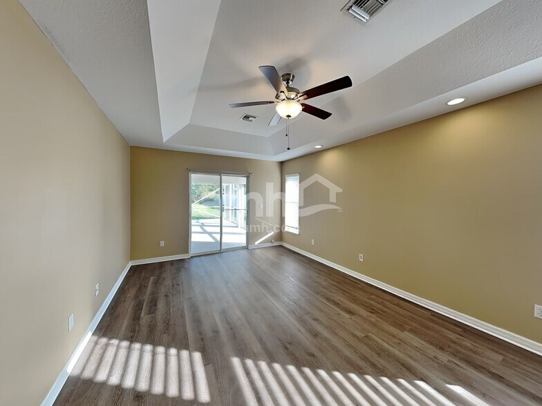 Building Photo - 5869 NW Leghorn Ave