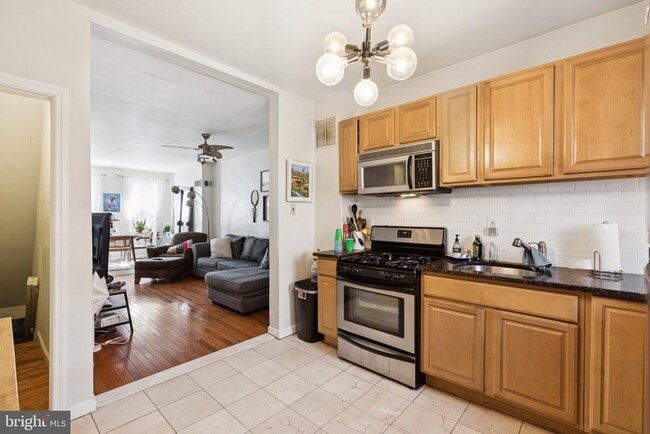 Building Photo - 728 S Smedley St