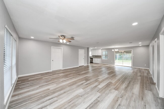 Building Photo - 7922 Sheree St