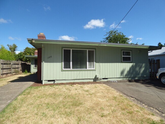 Building Photo - 1375-1377 Franklin St NW Salem, OR 97304