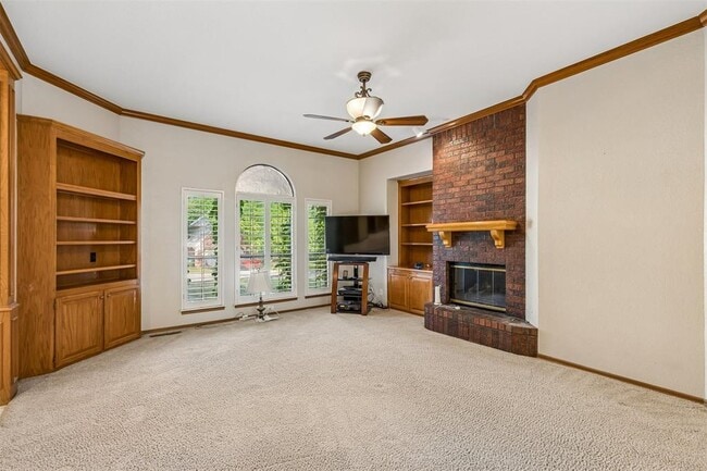 Building Photo - 1820 Chelsea Dr