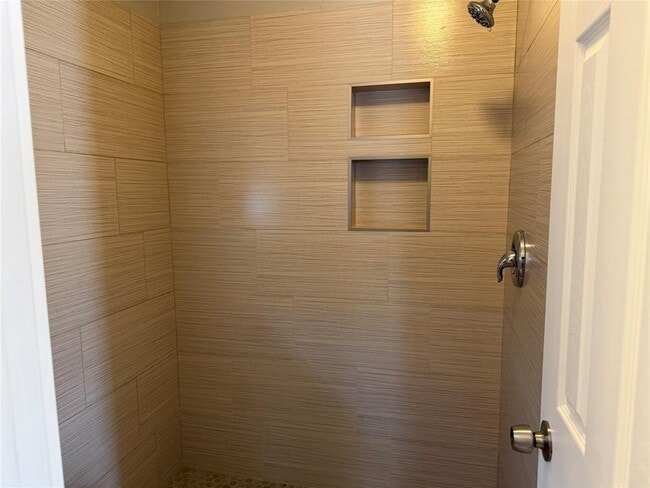 Building Photo - 10008 Barrington Cove