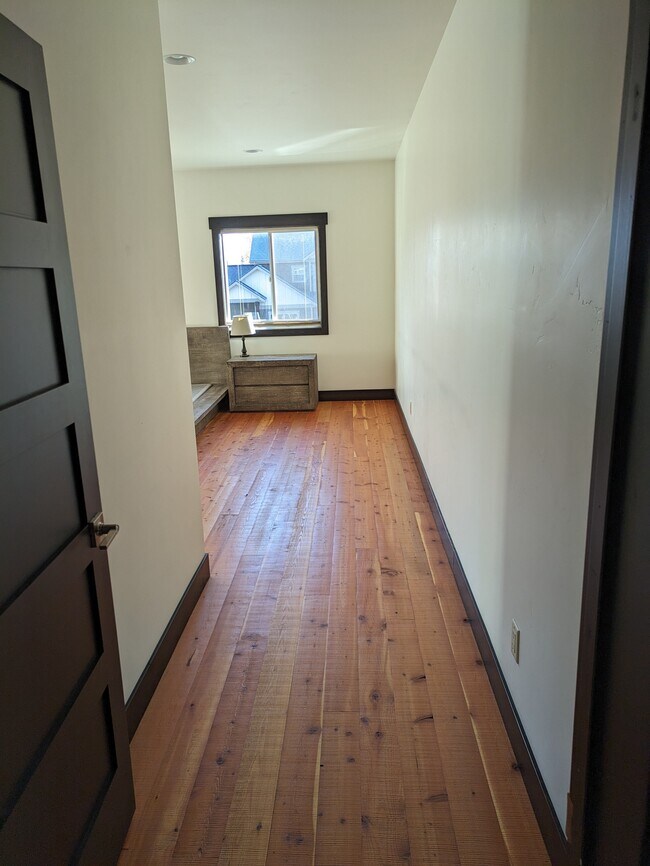 Building Photo - Brimstone