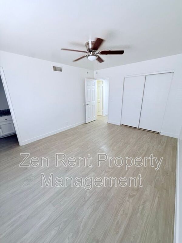 Building Photo - 1044 E Harmony Ave