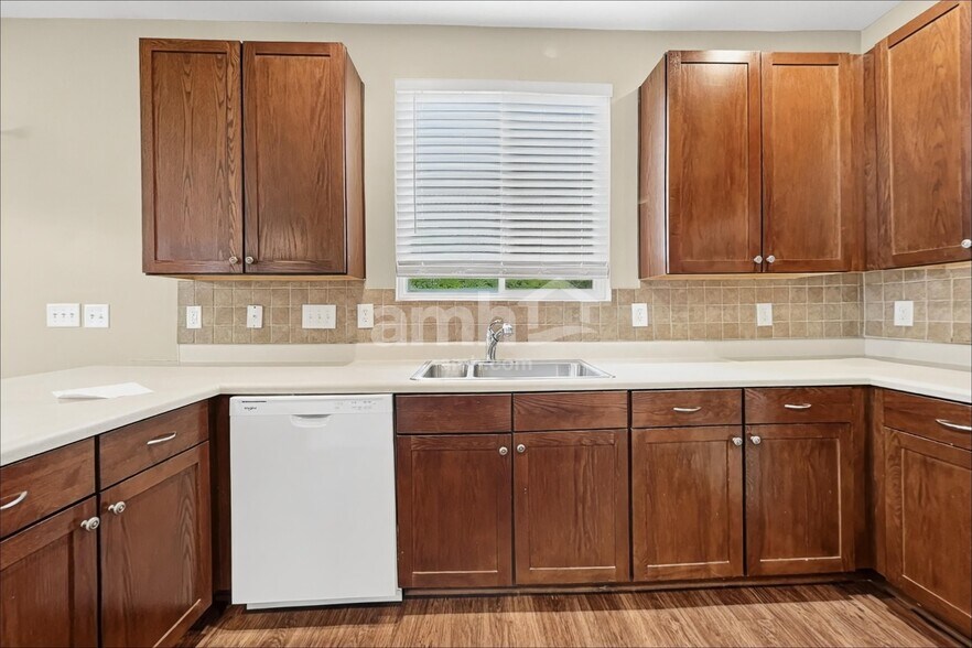 Building Photo - 148 Bellfare Dr