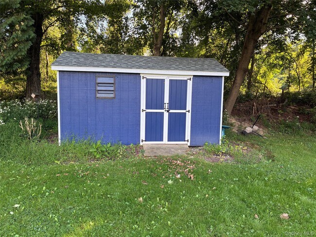 Building Photo - 18 Aspinwall Rd