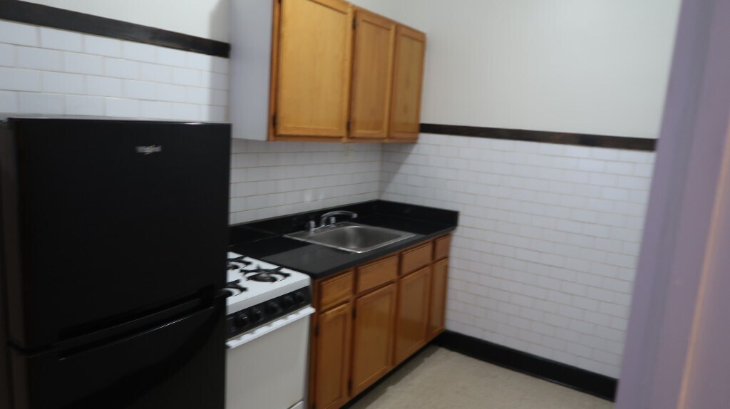 Building Photo - 4354-56 N Elston