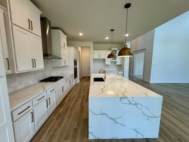 Building Photo - 31019 Sun Vly Dr