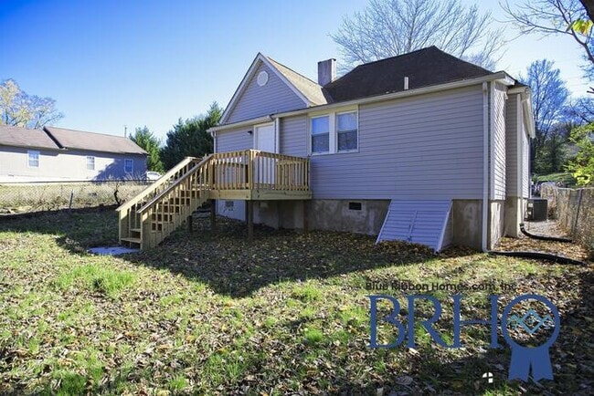 Building Photo - 1311 W Baxter Ave