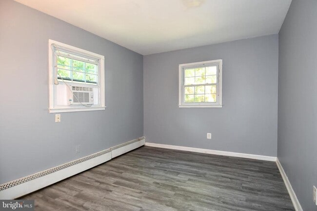 Building Photo - 14105 Robinson Ct