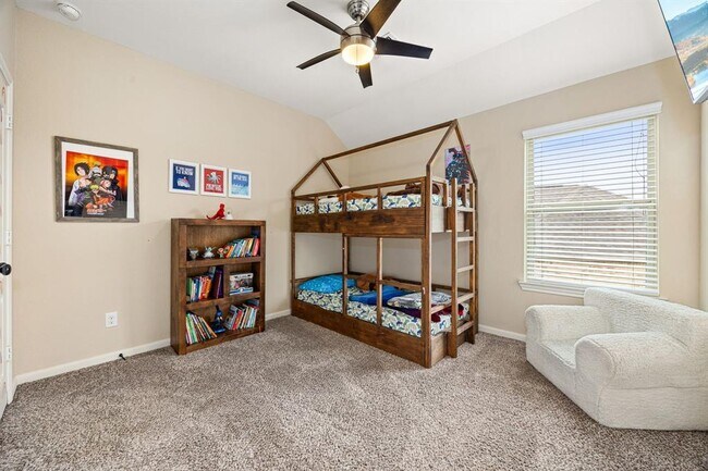 Building Photo - 16746 Highland Country Dr