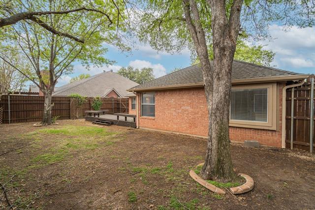 Building Photo - 3900 Oak Park Dr