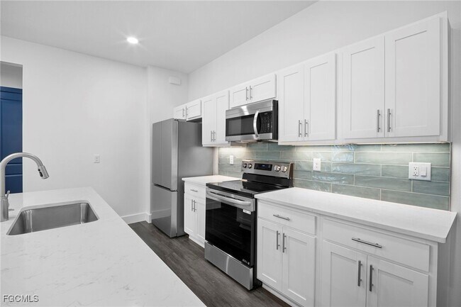 Building Photo - 2816 Barry Rd