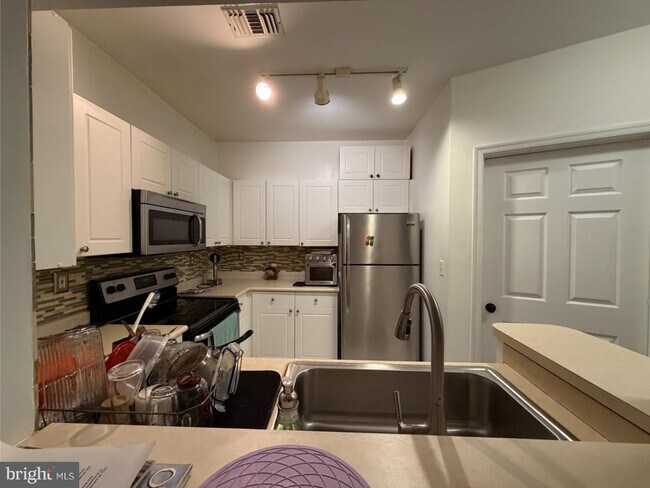 Building Photo - 4561 Strutfield Ln