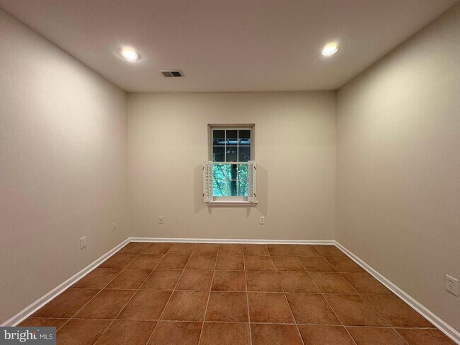 Building Photo - 1151 Fieldview Dr
