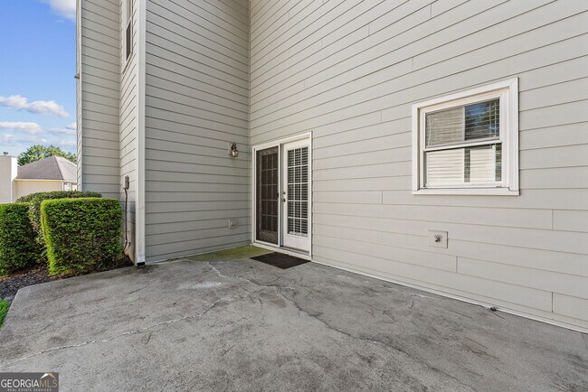 Building Photo - 969 Light House Way