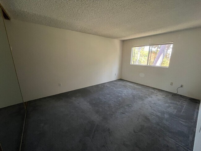 Building Photo - La Jolla Townhome For Rent