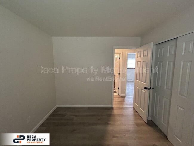 Building Photo - 410 Duchesne Ave
