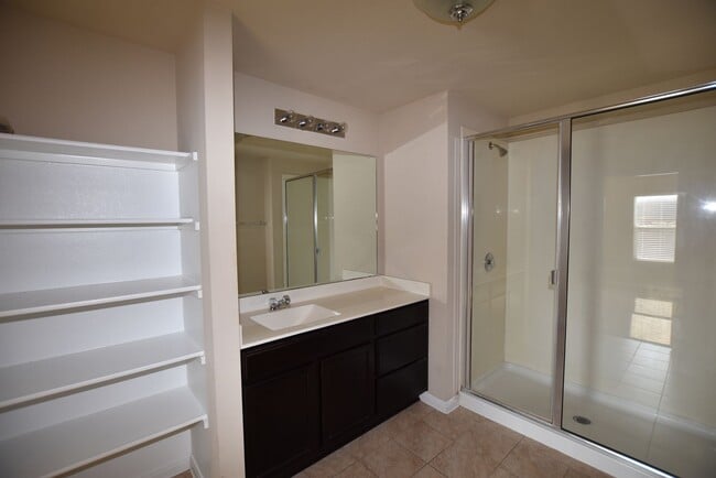 Building Photo - Meadows at Kyle - Beautiful 1 story - A steal at $1900