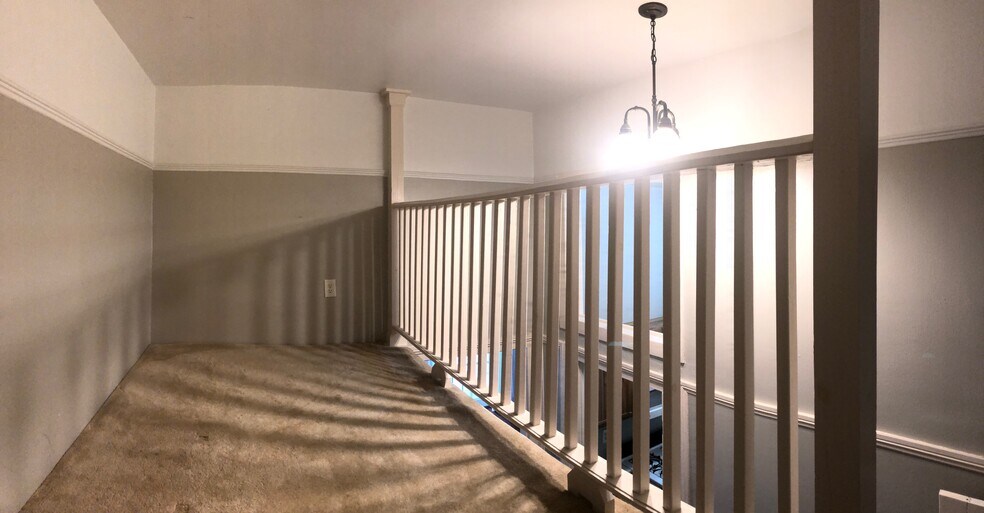 Loft/Study - 2333 Magazine St