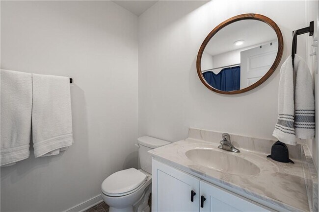 Building Photo - 8083 Rutland Village Dr