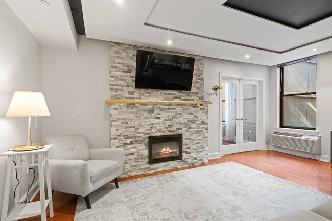 Primary Photo - 4301 Park Ave