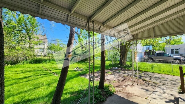 Building Photo - 20609 Hillgrove Ave