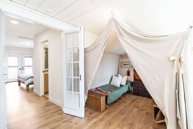 Building Photo - 928 Ditney Way