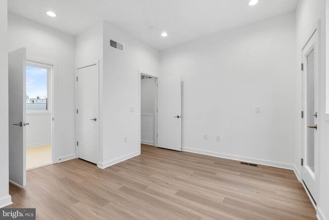 Building Photo - 3000 Schirra Ln