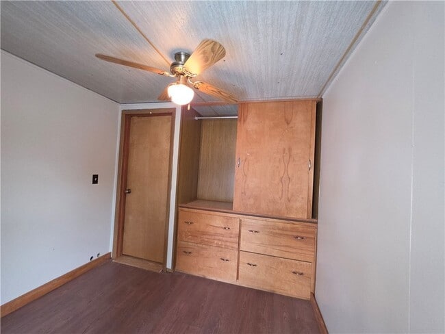 Building Photo - 9 Factory St