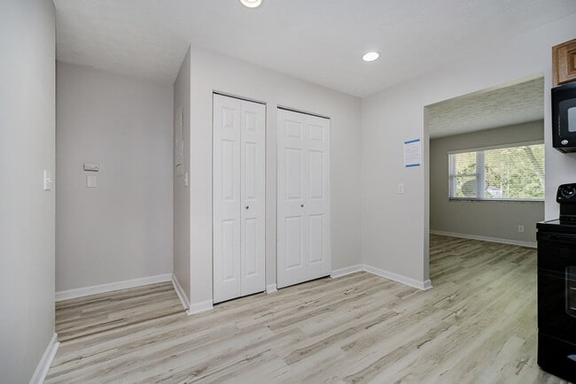 Building Photo - Bright & Inviting 2BR Home Near the Monon Center