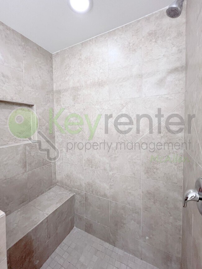 Building Photo - Beautiful 4bed/2bath home in Edinburg