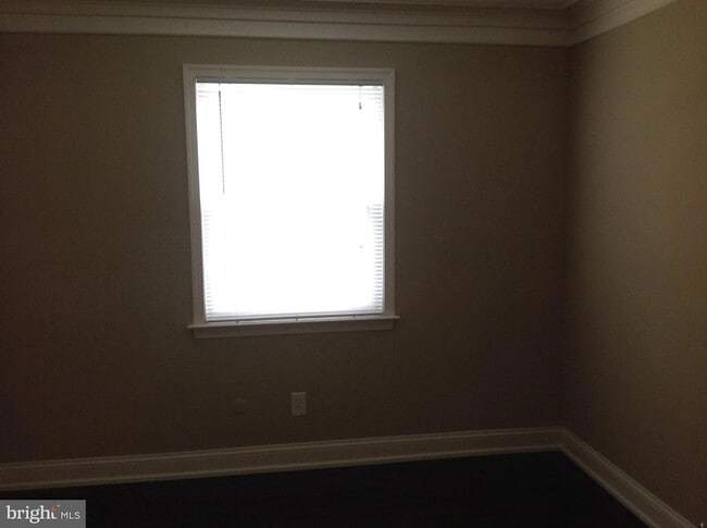 Building Photo - 298 Birch Dr
