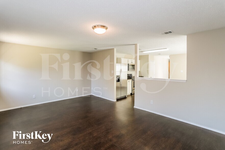 Building Photo - 5705 Addington Dr