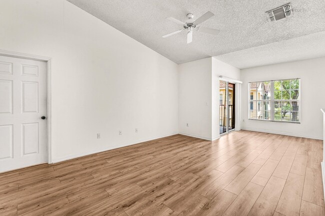 Building Photo - 10336 Fox Trail Rd S