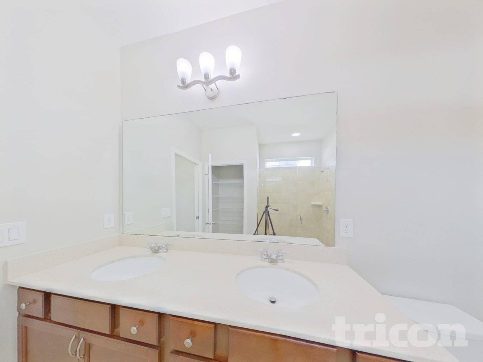 Building Photo - 2743 Red Horse Dr