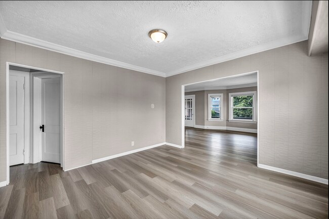 Building Photo - 12730 Barrington Ave