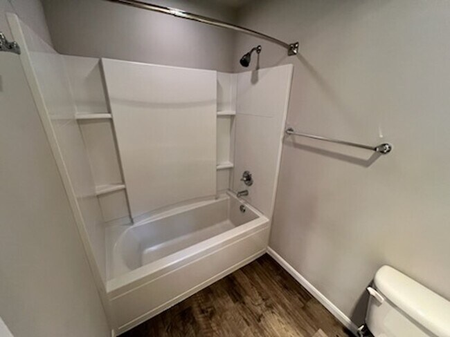 Building Photo - 5 Bedroom plus a Bonus Room in Gig Harbor