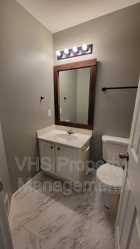 Building Photo - 553 Highland Towne Ln