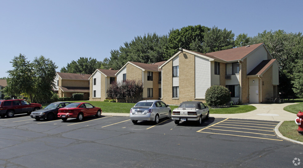 Primary Photo - Evergreen Square of Cudahy - Senior/Disabled