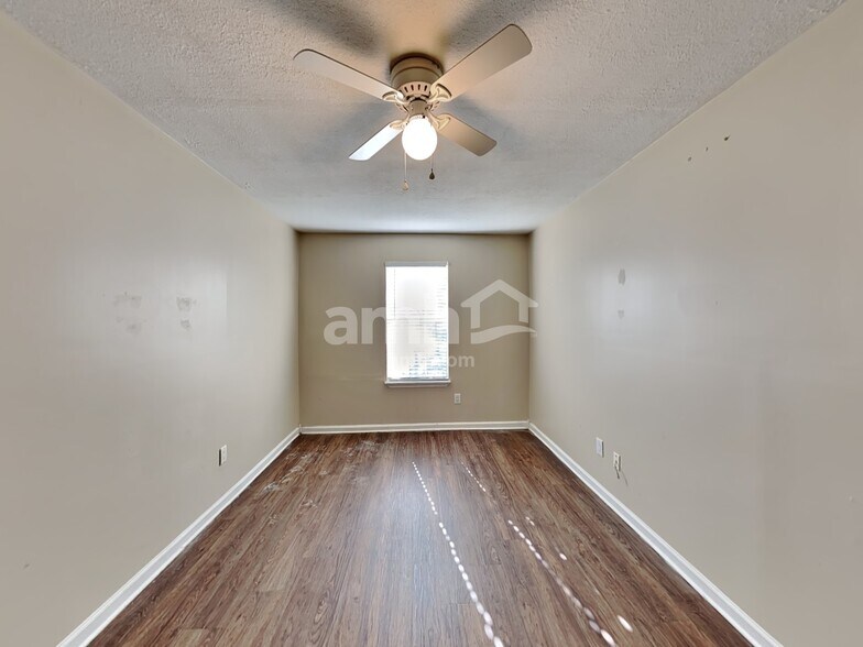 Building Photo - 4170 Monarch Dr